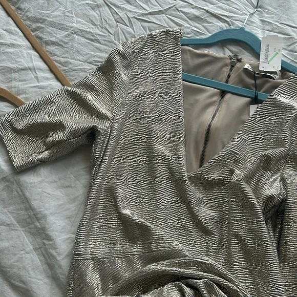 Alice & Olivia A+O Metallic Gold Dress 8 NWT - Picture 9 of 9